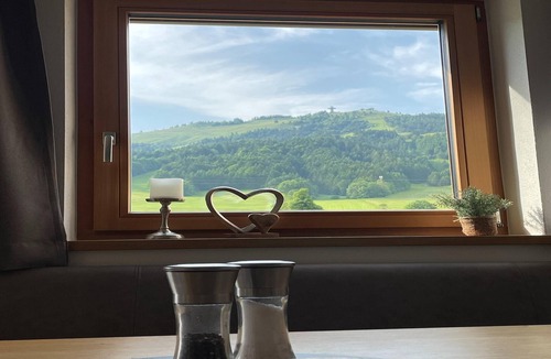 Flecken Apartment | Chalet in Alps near Ski Lift & Slope