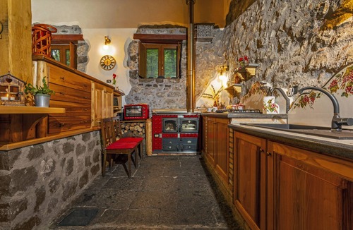 Linguaglossa Ski Chalet | Chalet "Casa U Parmento" on the Etna Natural Park with Garden & Terrace