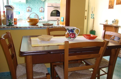 Meta Apartment | CHARMING APARTMENT WITH TERRACE EQUIPPED A FEW MILES FROM SORRENTO