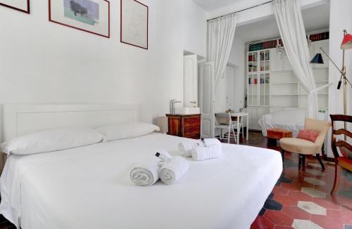 Celio Apartment | Charming Colosseum