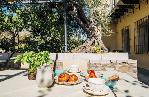 Termini Imerese Villa | Charming Country House 150 m from sea and beach, wifi and cooking-class free!