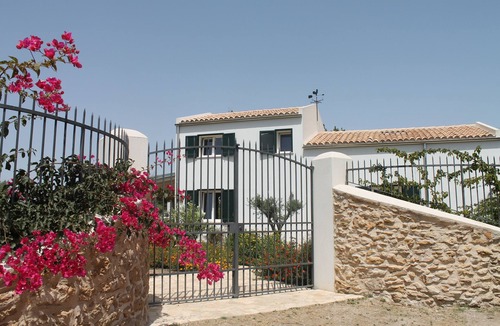 Marinella di Selinunte Villa | Charming Country Villa At Four Minutes Walk From A Fabulous Sand Beach