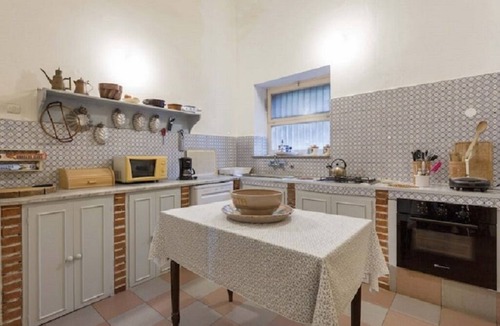 Linera Villa | Charming Sicilian Villa of the century 1800 with old trees park