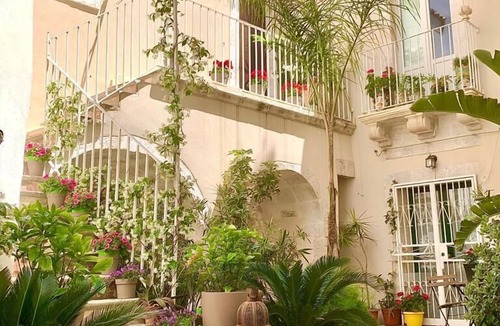 Ortigia House | CharmSuites - charming flat in Ortigia