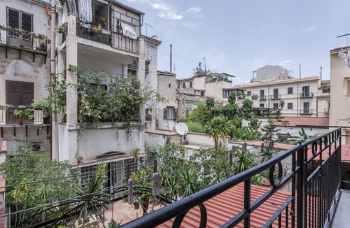 Palermo Apartment | City Center Roomy&Bright Apartment x7! Free WI-FI