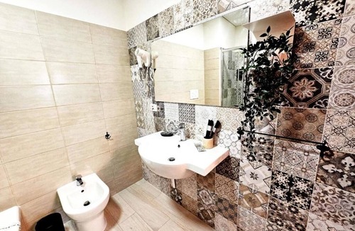 Syracuse House | City Love Rooms - Pink