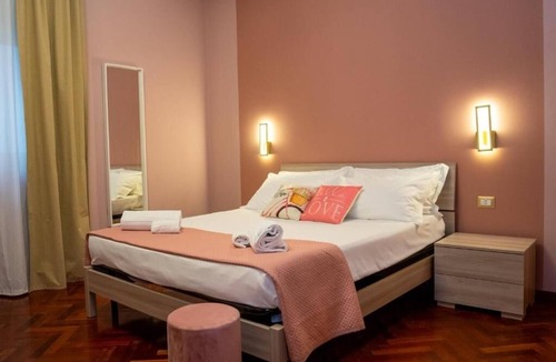 Syracuse House | City Love Rooms - Pink