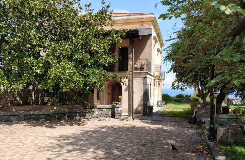 Giarre Apartment | Codavolpe giardino di tea