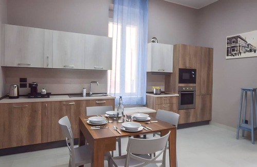 Reggio Calabria House | Comfortable Loft Near City Station with Terrace, Wi-Fi & Air Conditioning
