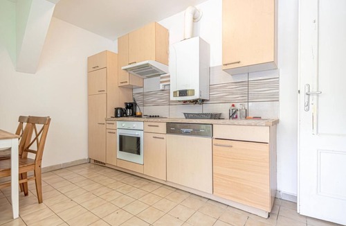Favoriten Apartment | Comfortable Private Room | Central Location