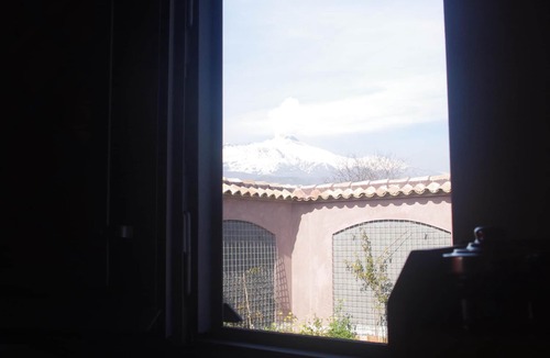 Viagrande House | Completely renovated ancient millstone with private pool with Jacuzzi.