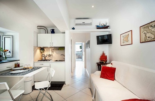 Stazzo Apartment | Conchiglia - apartment by the sea with pool in Sicily