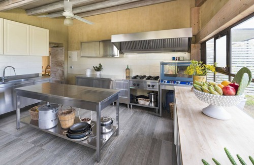 Caltagirone Villa | Converted farmhouse, nestled in nature, with pool