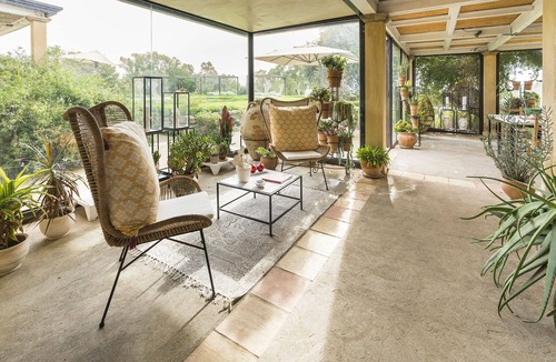 Caltagirone Villa | Converted farmhouse, nestled in nature, with pool