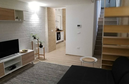 Borgo Vecchio House | CORBHOUSE - ENTIRE HOUSE WITH SEPARATE ENTRANCE