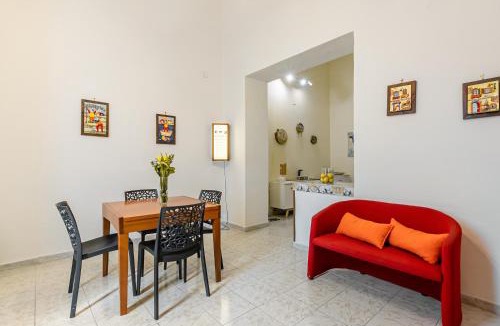 Corso dei Mille - Sant'Erasmo Apartment | Corso dei Mille Railway Apartment
