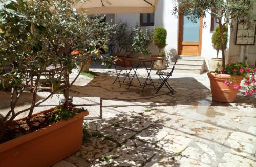 Trapani City Centre Apartment | Cortile Antico