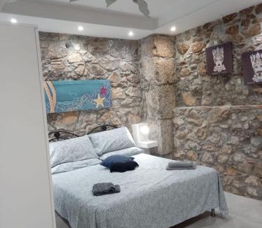 Old Town Apartment | Cortile delle mura