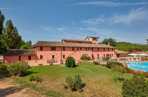 San Brizio Apartment | Cosy apartment for 4 guests with pool, WIFI, TV and pets allowed, close to Spoleto