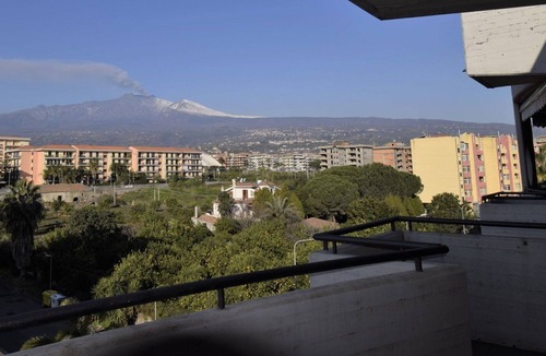 Riposto Apartment | Cosy apartment for 6 people with A/C, WIFI, TV, balcony and parking