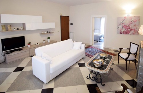 Riposto Apartment | Cosy apartment for 6 people with A/C, WIFI, TV, balcony and parking
