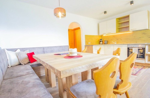 Fuegenberg Apartment | Cosy apartment for 20 guests with WIFI, TV and balcony
