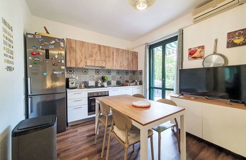 Campofelice di Roccella Apartment | Cosy apartment for 2 people with private pool, WIFI, A/C, TV and terrace