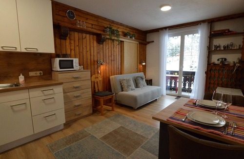 Hinterthal Apartment | Cosy studio with a balcony