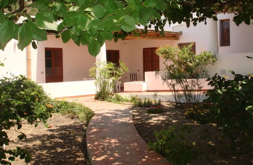 Malfa House | Cottage not in condominium, newly renovated, with lush garden