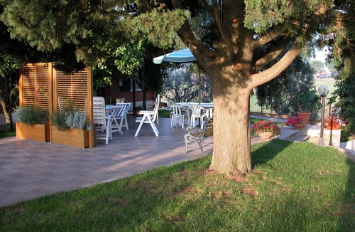 Zona XXVI Castel di Decima Apartment | Countryside apartment with pool, jacuzzi and beautiful park