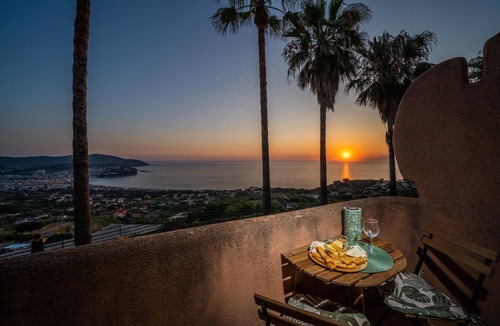Agropoli Apartment | Cozy apartment with spectacular views of the gulf and Capri.