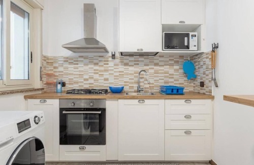 Carini House | Cozy detached cottage with outdoor spaces. Ideal for families.