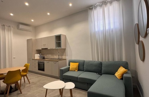 Gela Apartment | Cozy facility 50 mt from the main street, 30 mt from the cathedral.