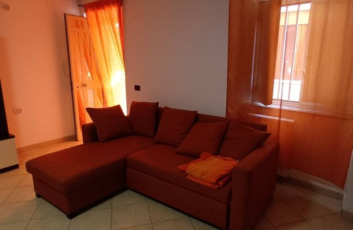 Condro House | COZY FACILITY IDEAL FOR OVERNIGHT STAYS AND SHORT/LONG STAYS