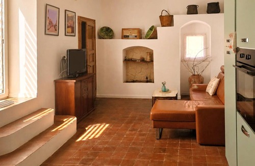 Militello in Val di Catania House | Cozy home in Militello in Val di Ca with WiFi
