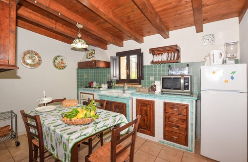 Syracuse House | Cozy home in Siracusa with kitchen