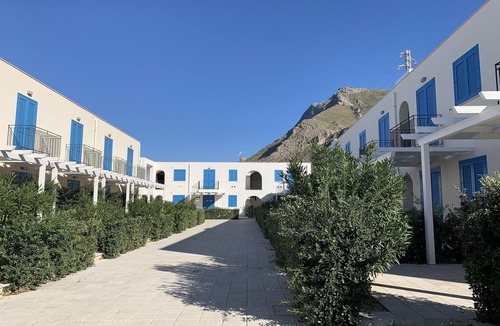 Macari House | Cuffa house with sea view
