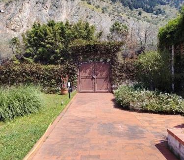 Palermo House | Da Nonna Cettina Appartamento in villa con piscina