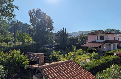 Santa Marina Apartment | Da Rose Marys Vacation Home in Policastro Bussentino. In the heart of Cilento