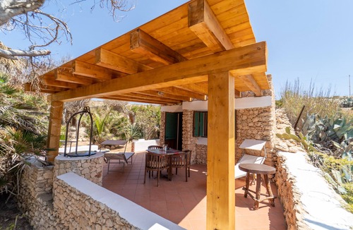 Lampedusa House | Dammuso detached cottage with sea view and garden in Lampedusa