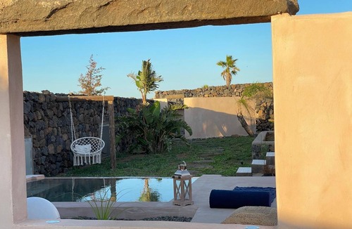 Pantelleria House | Dammuso Elisir Rosa - Private Jacuzzi and Garden