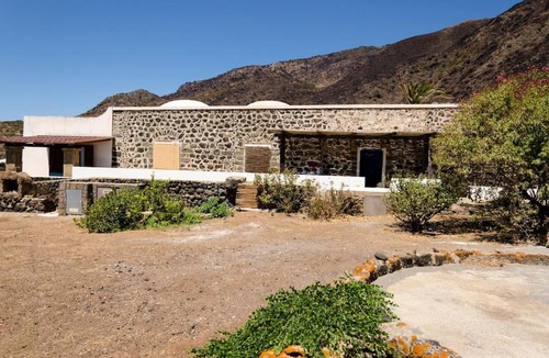 Pantelleria Apartment | Dammuso Profumo di Limone VISTA MARE