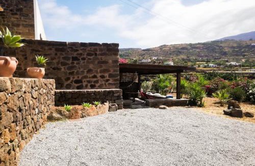 Pantelleria Apartment | Dammuso Surya Il cappero monolocale