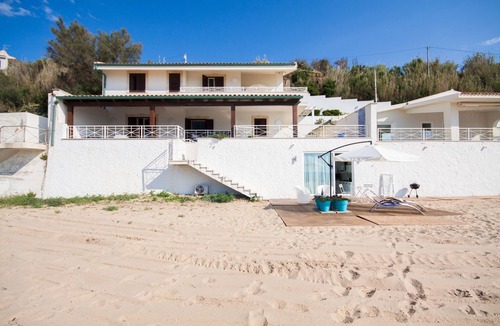 Trappeto House | “Darsena”, a fine loft directly on the beach