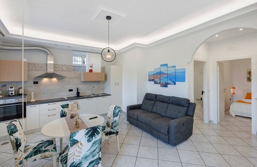 Gragnano Apartment | Day Dreams Home - Sorrento Amalfi Apartment with Sea View, Wi-Fi & Air Conditioning