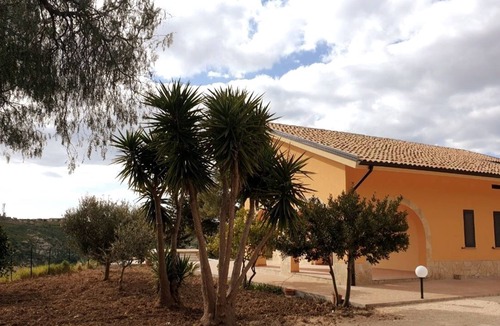Montallegro Villa | Detached house near the sea and the land