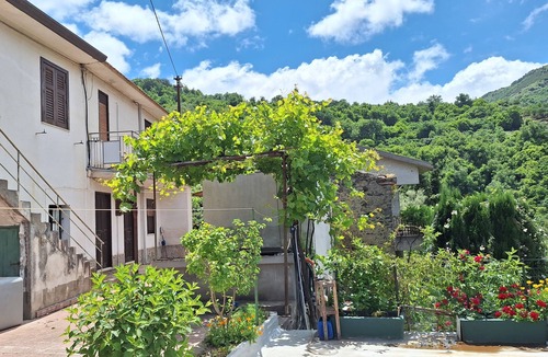 Gioiosa Marea Apartment | Detached house surrounded by greenery