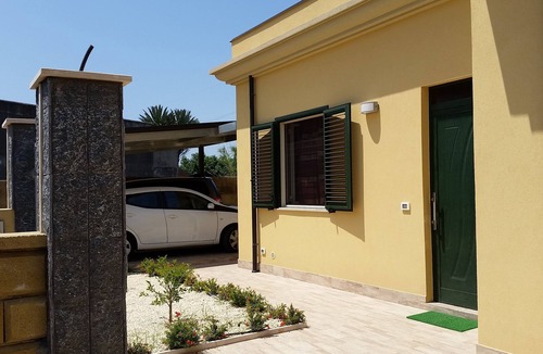 Milazzo Villa | Detached house with garden