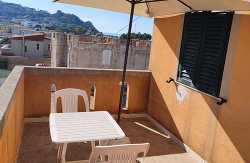 Licata Apartment | Direct and private entrance to the beach,