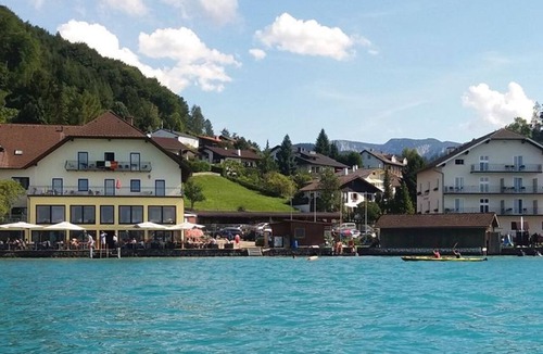 Weyregg am Attersee Bed & Breakfast | Double room 33 lake view - Gasthof zur Landeroith